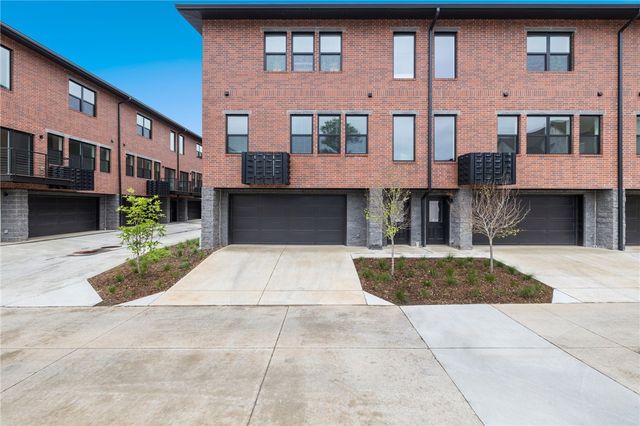 628 SW Bluebird Aly, Bentonville, AR 72712