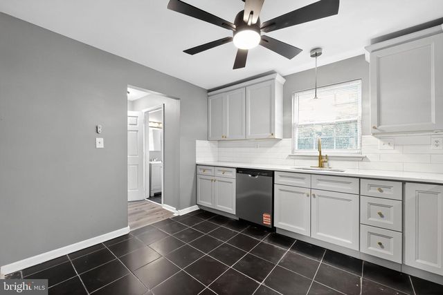 1 W MCCAULLEY CT, Wilmington, DE 19801