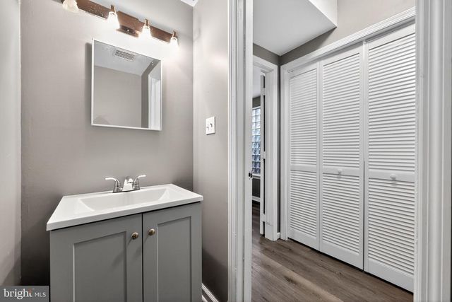 1 W MCCAULLEY CT, Wilmington, DE 19801