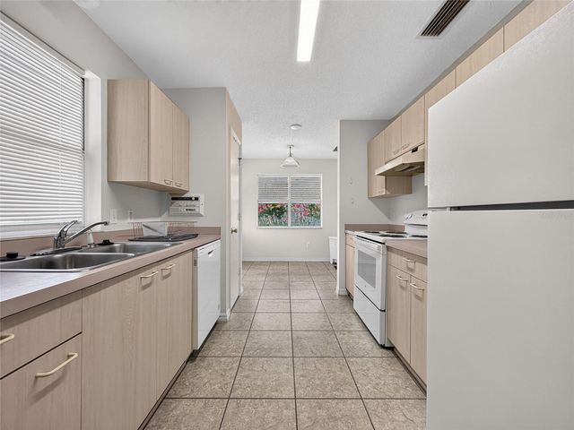 1222 SANTOS PLACE, Lady Lake, FL 32159