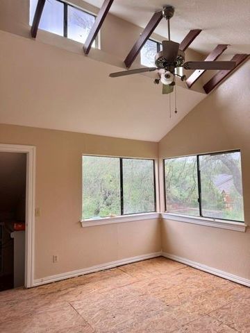 6 Woodridge CIR, Wimberley, TX 78676