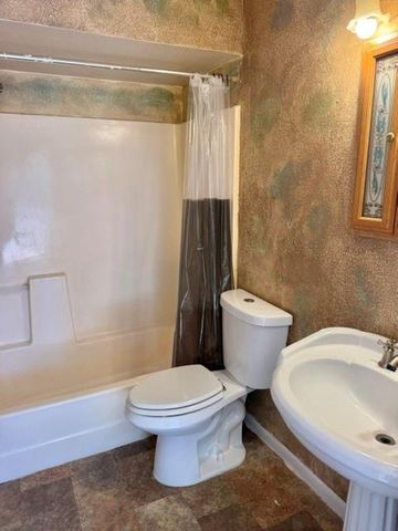 6 Woodridge CIR, Wimberley, TX 78676