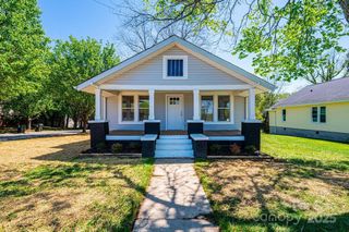 1143 N College Avenue, Newton, NC 28658