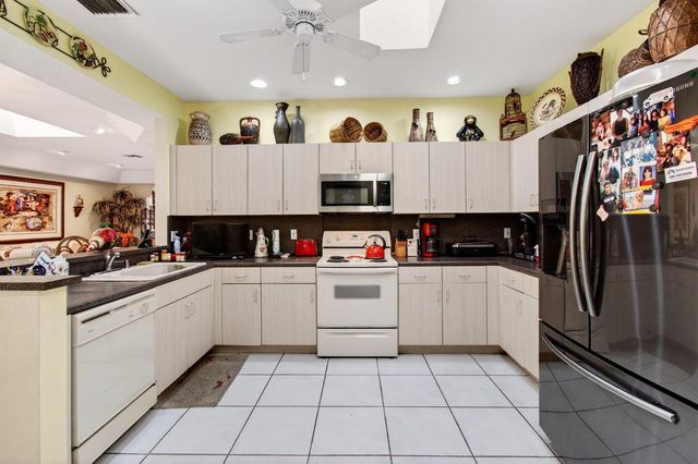 12527 Crystal Pointe Drive C, Boynton Beach, FL 33437