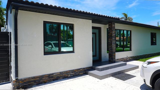 907 NE 3rd St, Hallandale Beach, FL 33009