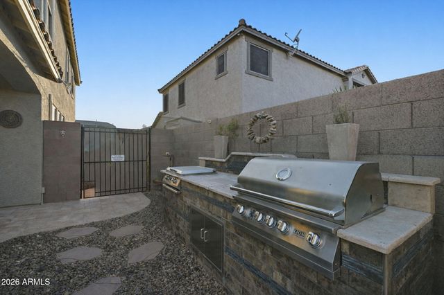 25855 N SANDSTONE Way, Surprise, AZ 85387