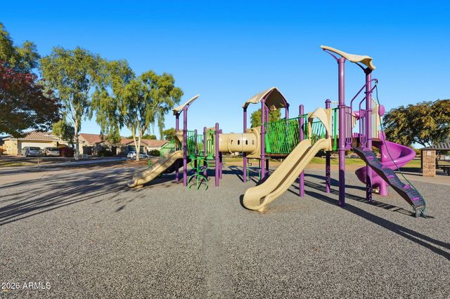 25855 N SANDSTONE Way, Surprise, AZ 85387