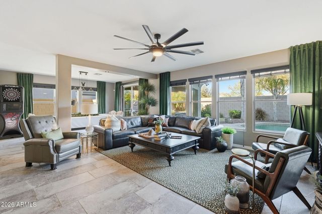 25855 N SANDSTONE Way, Surprise, AZ 85387