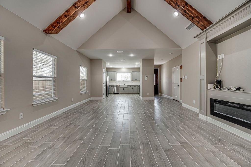 5858 Black Pine Circle, Granbury, TX 76048 — photo 2