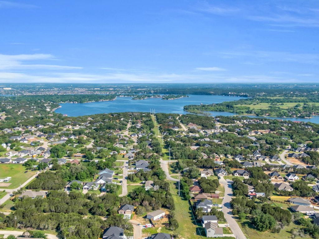 5858 Black Pine Circle, Granbury, TX 76048 — photo 4
