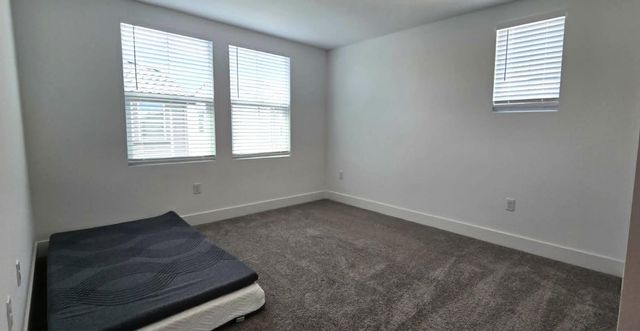 420 Monastery Dr, Lathrop, CA 95330