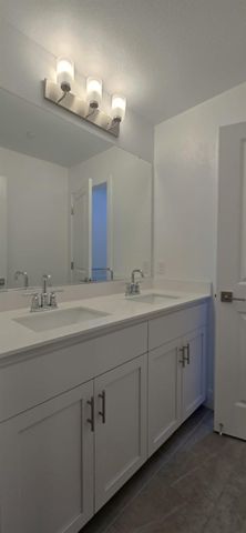 420 Monastery Dr, Lathrop, CA 95330
