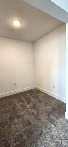 420 Monastery Dr, Lathrop, CA 95330