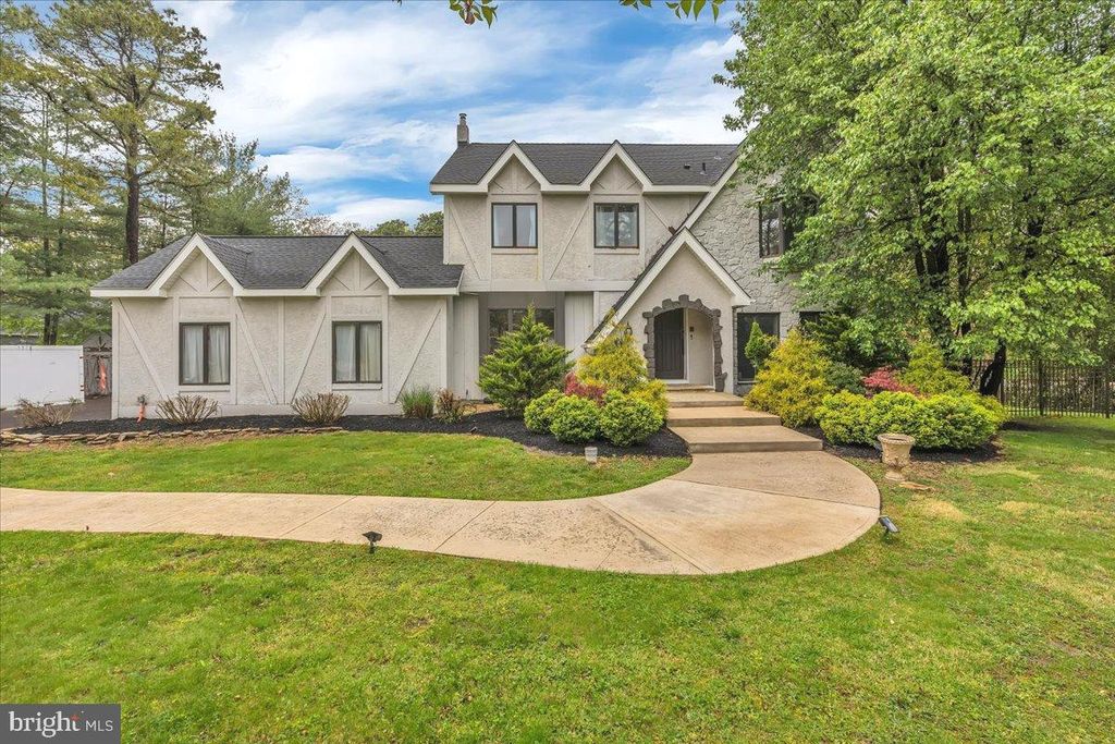 111 BORTONS RD, Marlton, NJ 08053