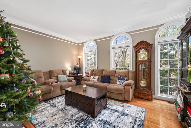 12801 HALF MOON LN, Woodbridge, VA 22192