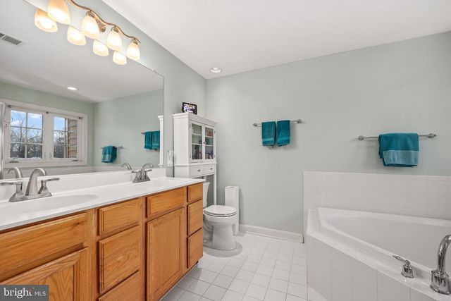 12801 HALF MOON LN, Woodbridge, VA 22192