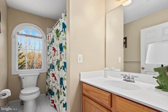 12801 HALF MOON LN, Woodbridge, VA 22192