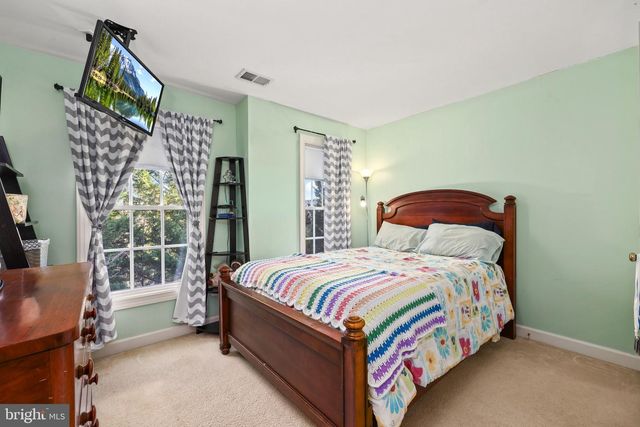 12801 HALF MOON LN, Woodbridge, VA 22192