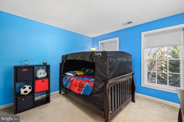 12801 HALF MOON LN, Woodbridge, VA 22192