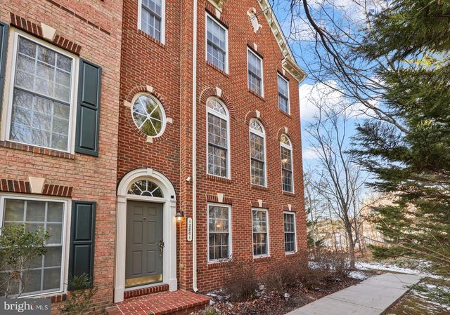 12801 HALF MOON LN, Woodbridge, VA 22192