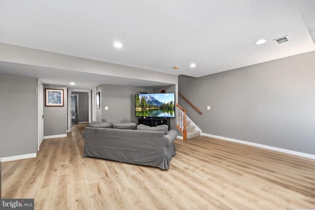 12801 HALF MOON LN, Woodbridge, VA 22192