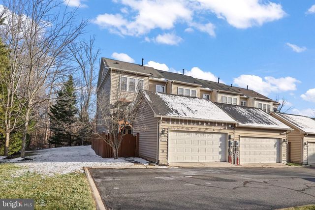 12801 HALF MOON LN, Woodbridge, VA 22192