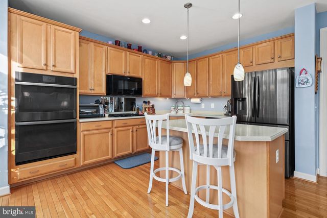 12801 HALF MOON LN, Woodbridge, VA 22192