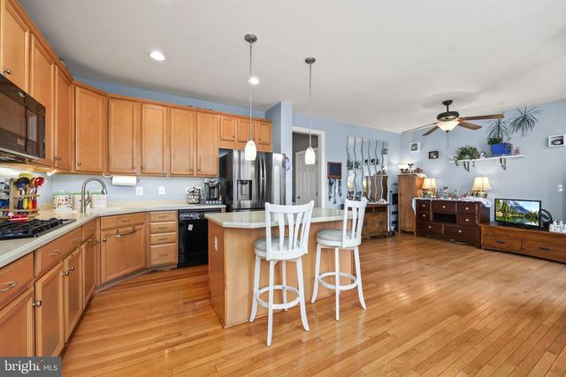 12801 HALF MOON LN, Woodbridge, VA 22192