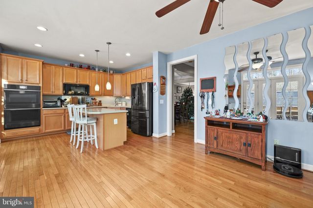 12801 HALF MOON LN, Woodbridge, VA 22192