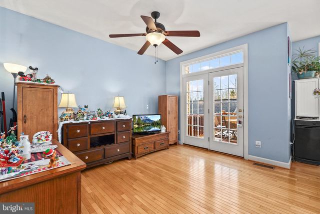 12801 HALF MOON LN, Woodbridge, VA 22192