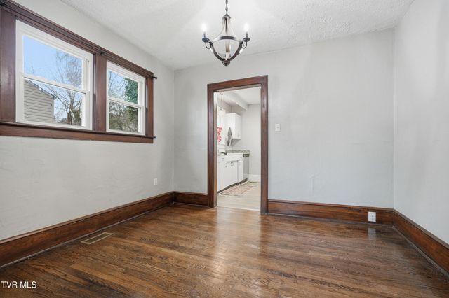 1614 Broad Street, Bristol, TN 37620
