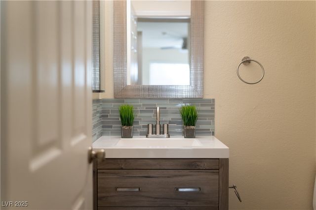 3318 North DECATUR Boulevard 2143, Las Vegas, NV 89130