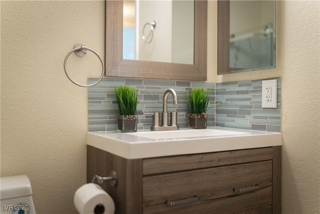 3318 North DECATUR Boulevard 2143, Las Vegas, NV 89130