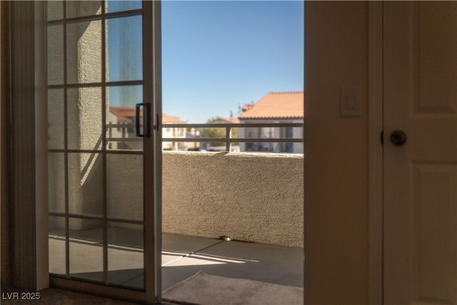 3318 North DECATUR Boulevard 2143, Las Vegas, NV 89130