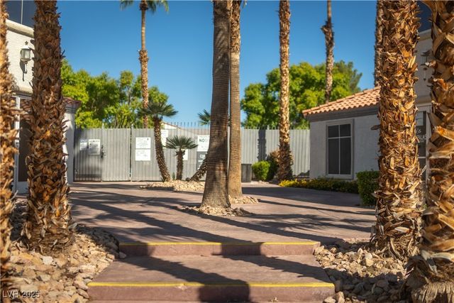 3318 North DECATUR Boulevard 2143, Las Vegas, NV 89130