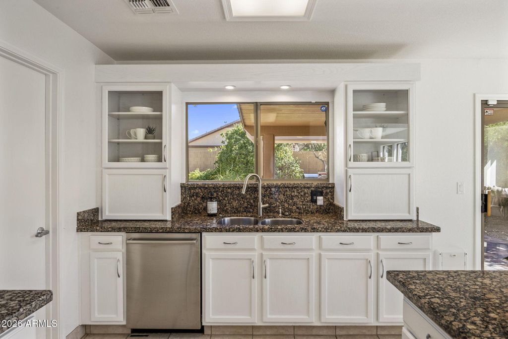 26231 N 41ST Way, Phoenix, AZ 85050 — photo 5