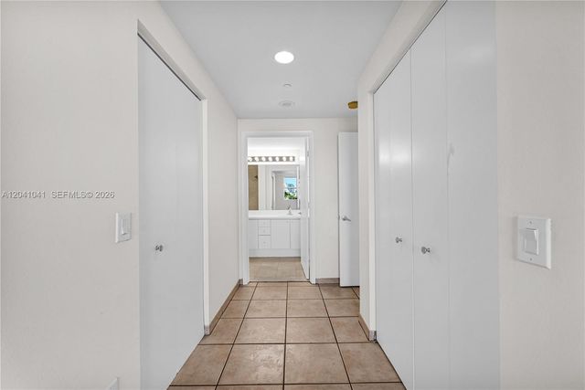 2475 Brickell Ave 703, Miami, FL 33129