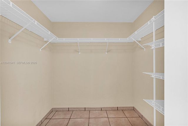 2475 Brickell Ave 703, Miami, FL 33129