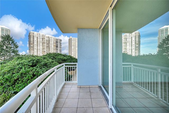 2475 Brickell Ave 703, Miami, FL 33129