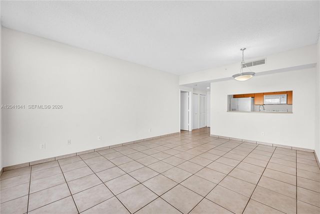 2475 Brickell Ave 703, Miami, FL 33129