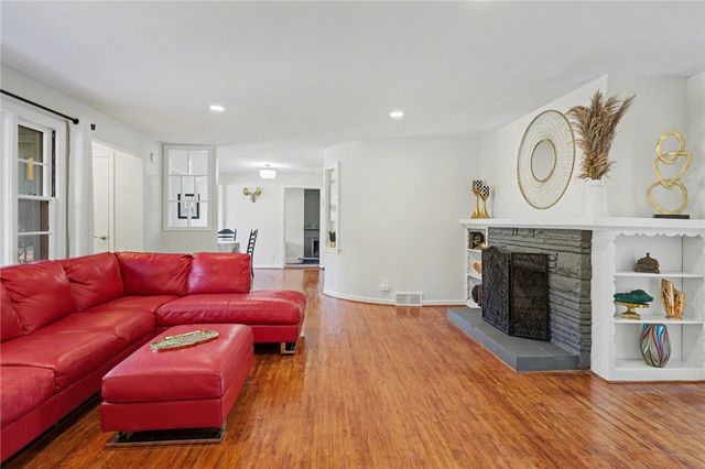 239 Fairport Road, Pittsford, NY 14450