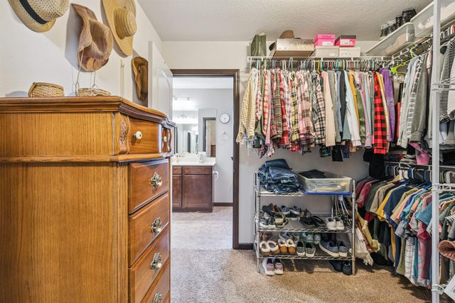 1610 Rocky Ridge Road, Cedar Falls, IA 50613