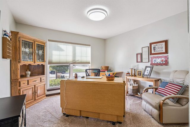 1610 Rocky Ridge Road, Cedar Falls, IA 50613