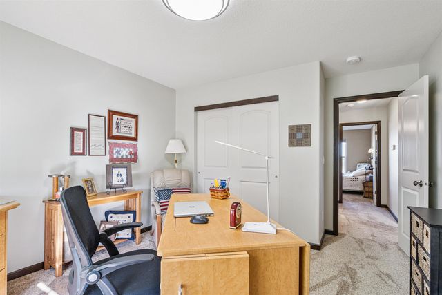 1610 Rocky Ridge Road, Cedar Falls, IA 50613