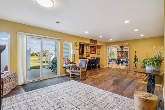 1610 Rocky Ridge Road, Cedar Falls, IA 50613