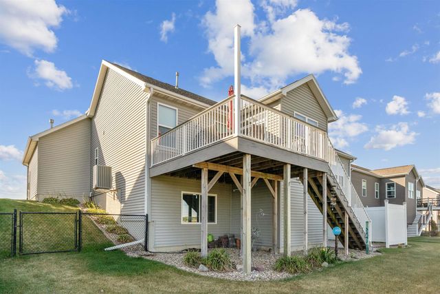 1610 Rocky Ridge Road, Cedar Falls, IA 50613