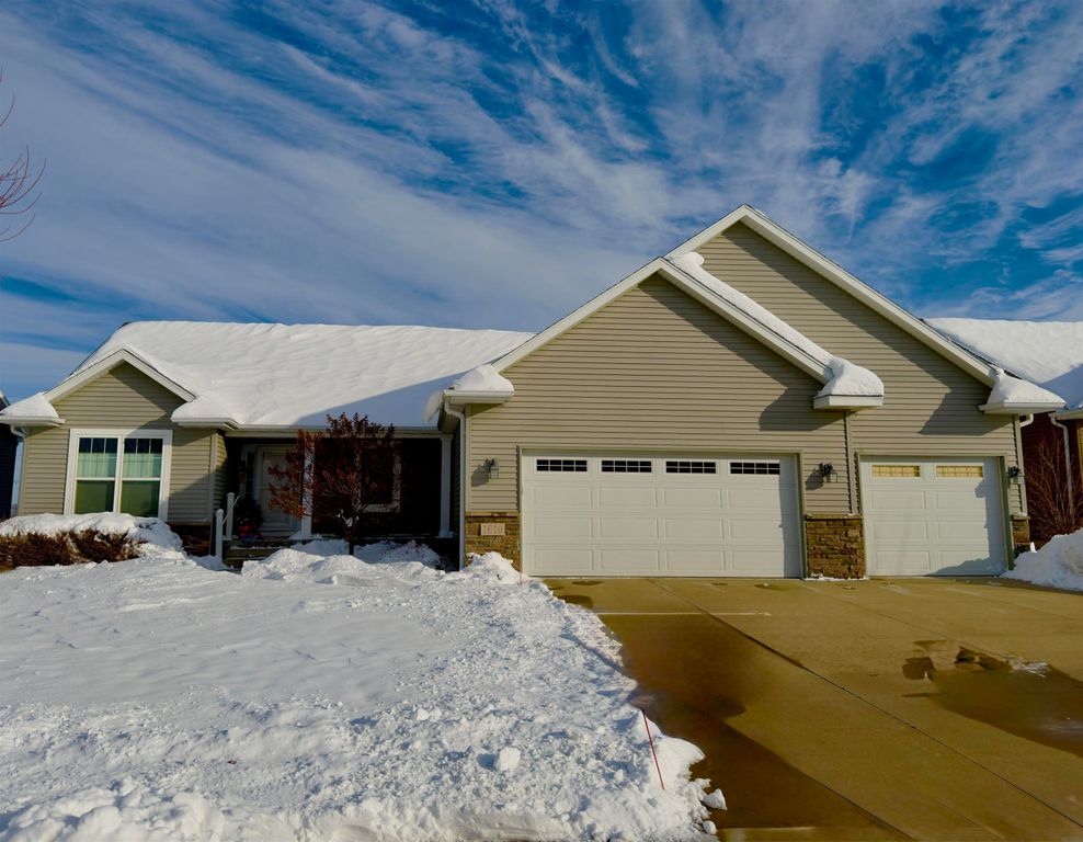 1610 Rocky Ridge Road, Cedar Falls, IA 50613