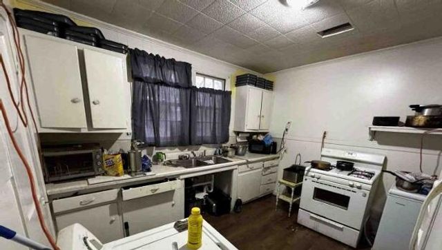 912 Dennis, Leesville, LA 71446