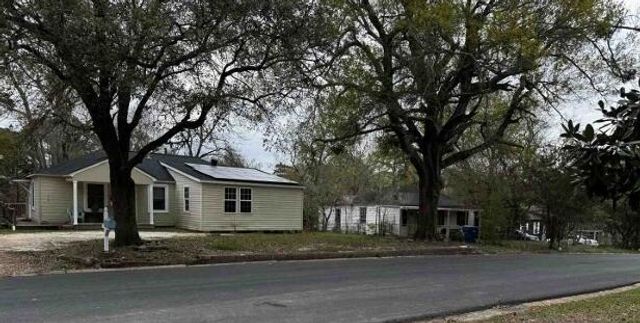 912 Dennis, Leesville, LA 71446
