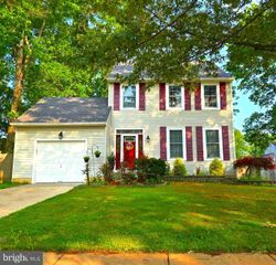 6 READ DRIVE, Sicklerville, NJ 08081